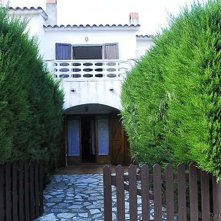 וילה Oliveras